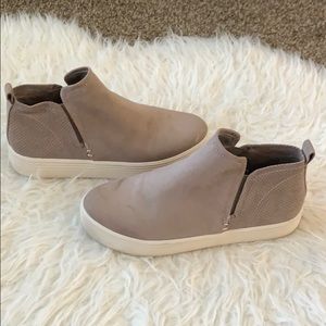 Low topped boots